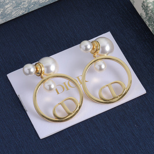 14D945EDE Stylish Earrings