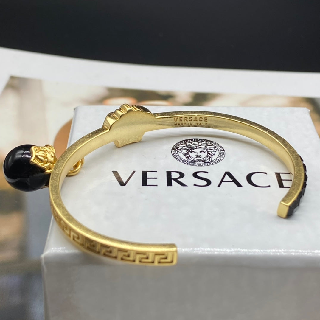 14V320KDE Stylish  Bracelets