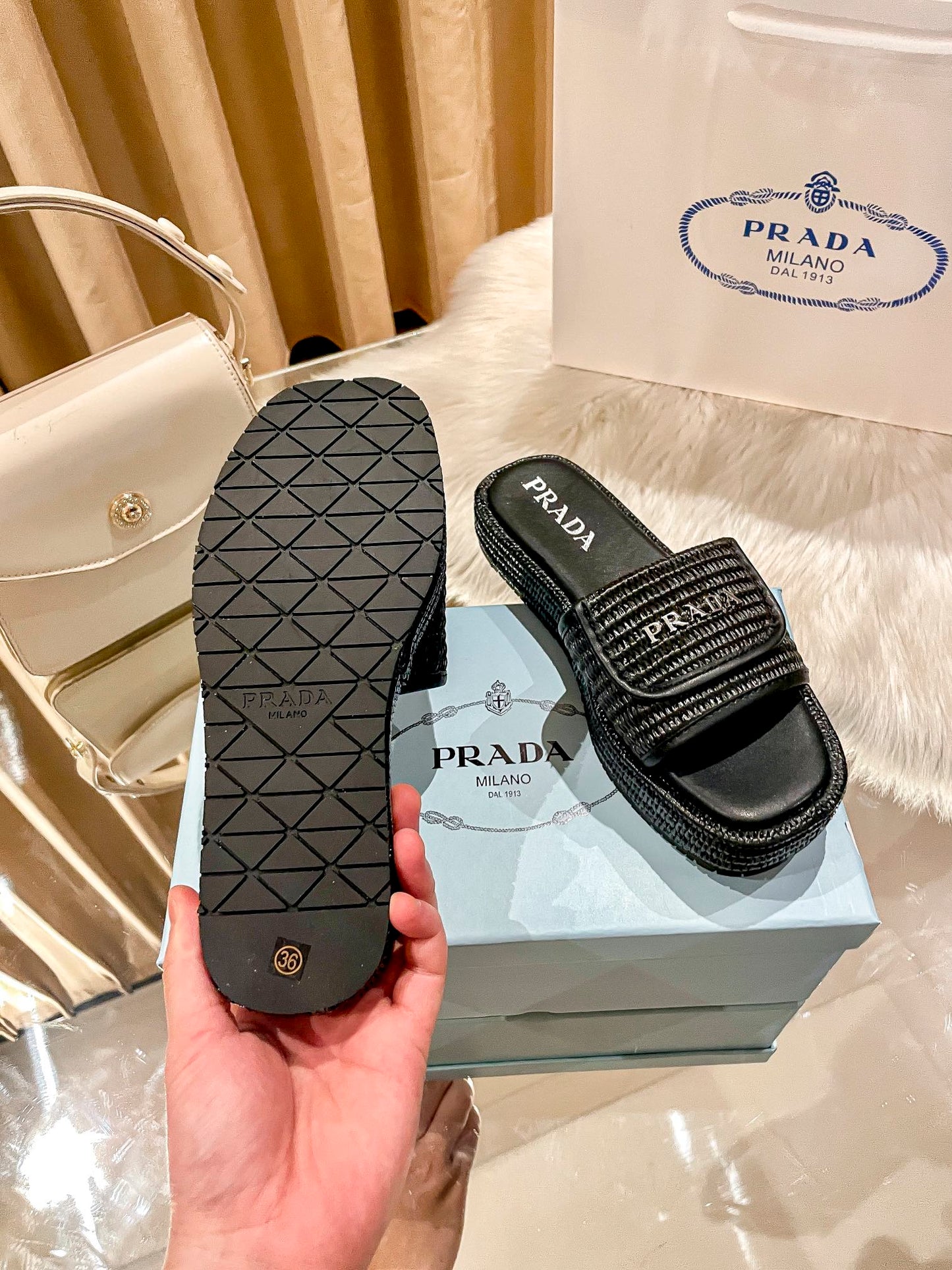 14PD176ZDE Stylish Slippers