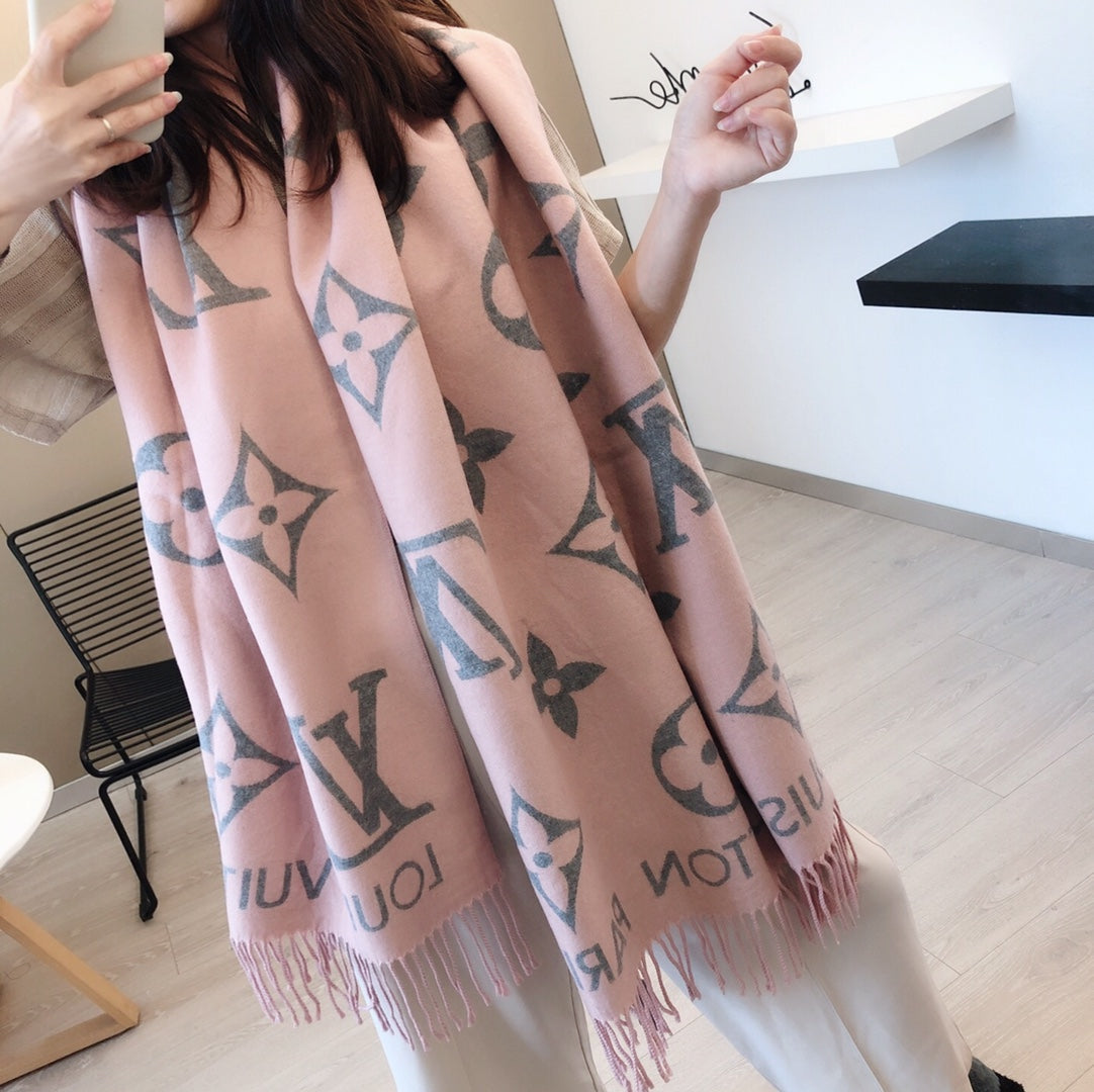 175RE48WDE Stylish Winter Scarves