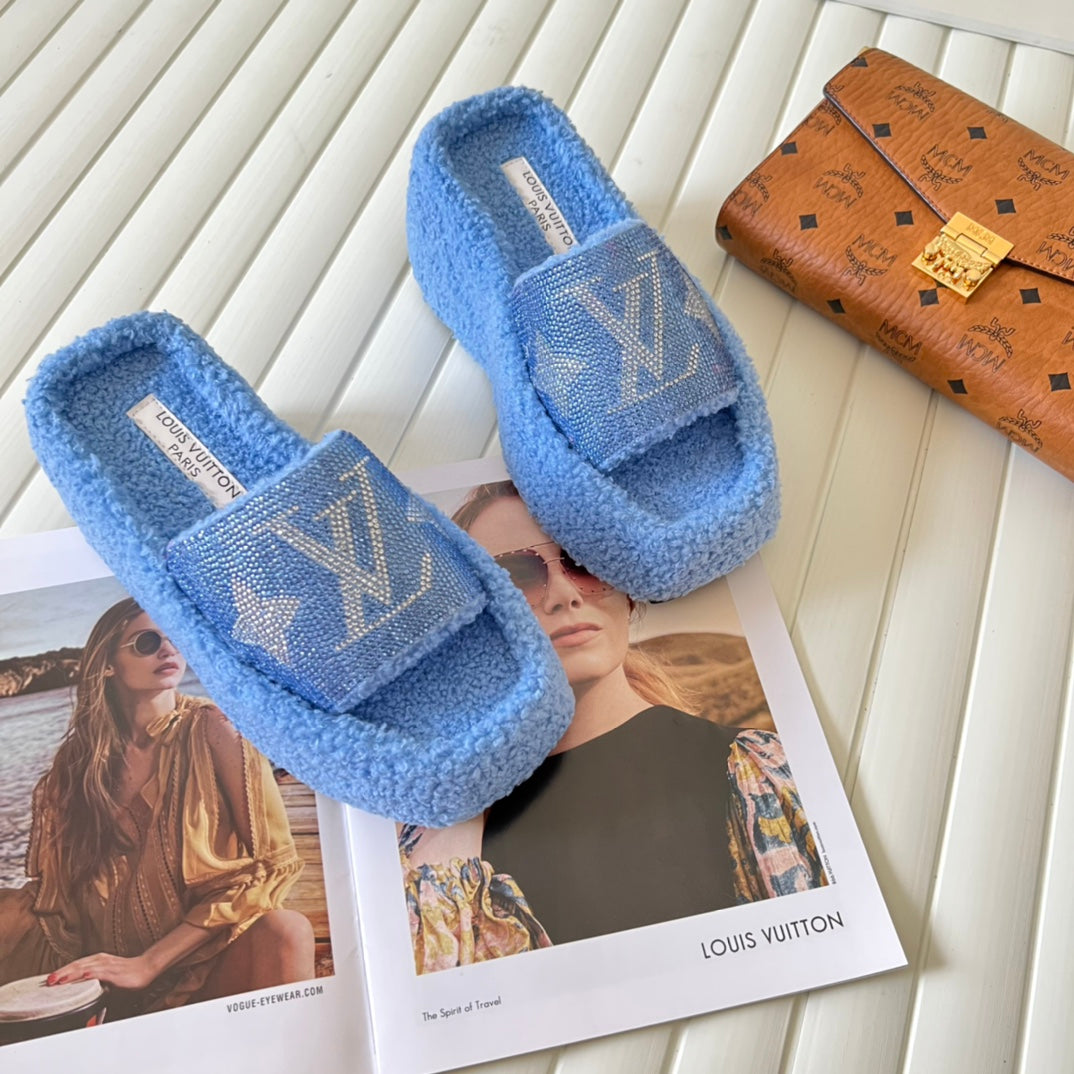 14E91ZDE Stylish Slippers