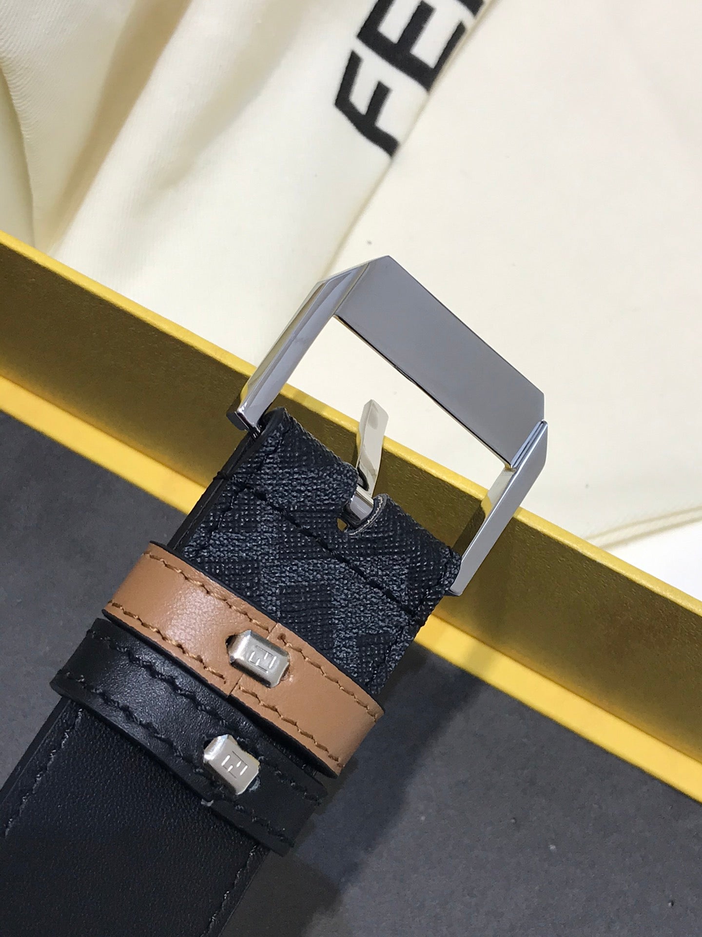 14F78PDE Stylish  High quality belt With full package