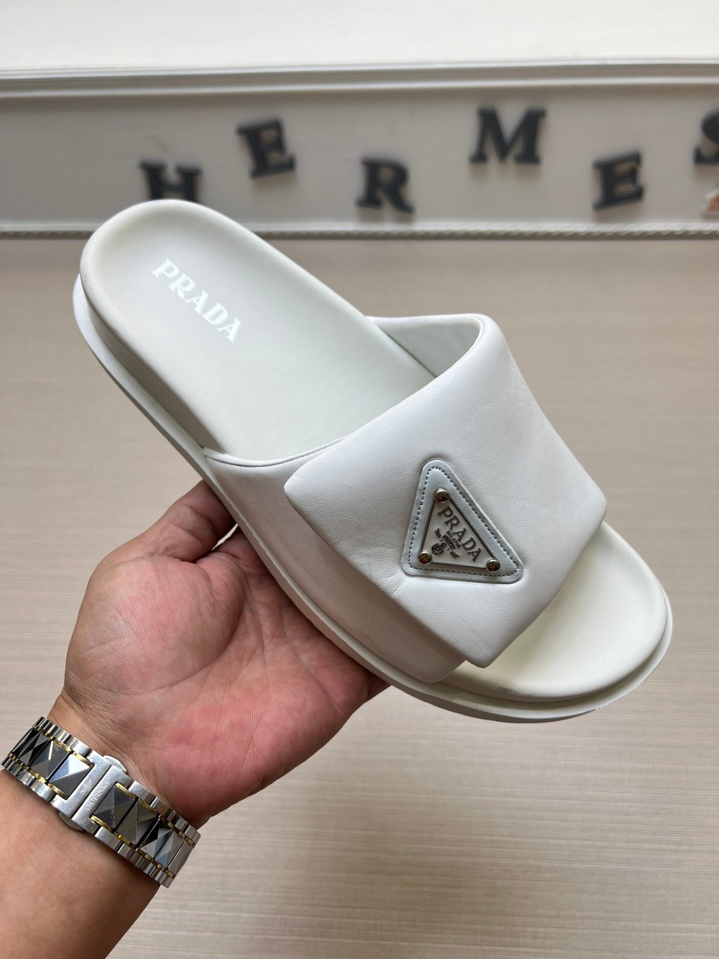 54PD5ZDE Stylish slippers