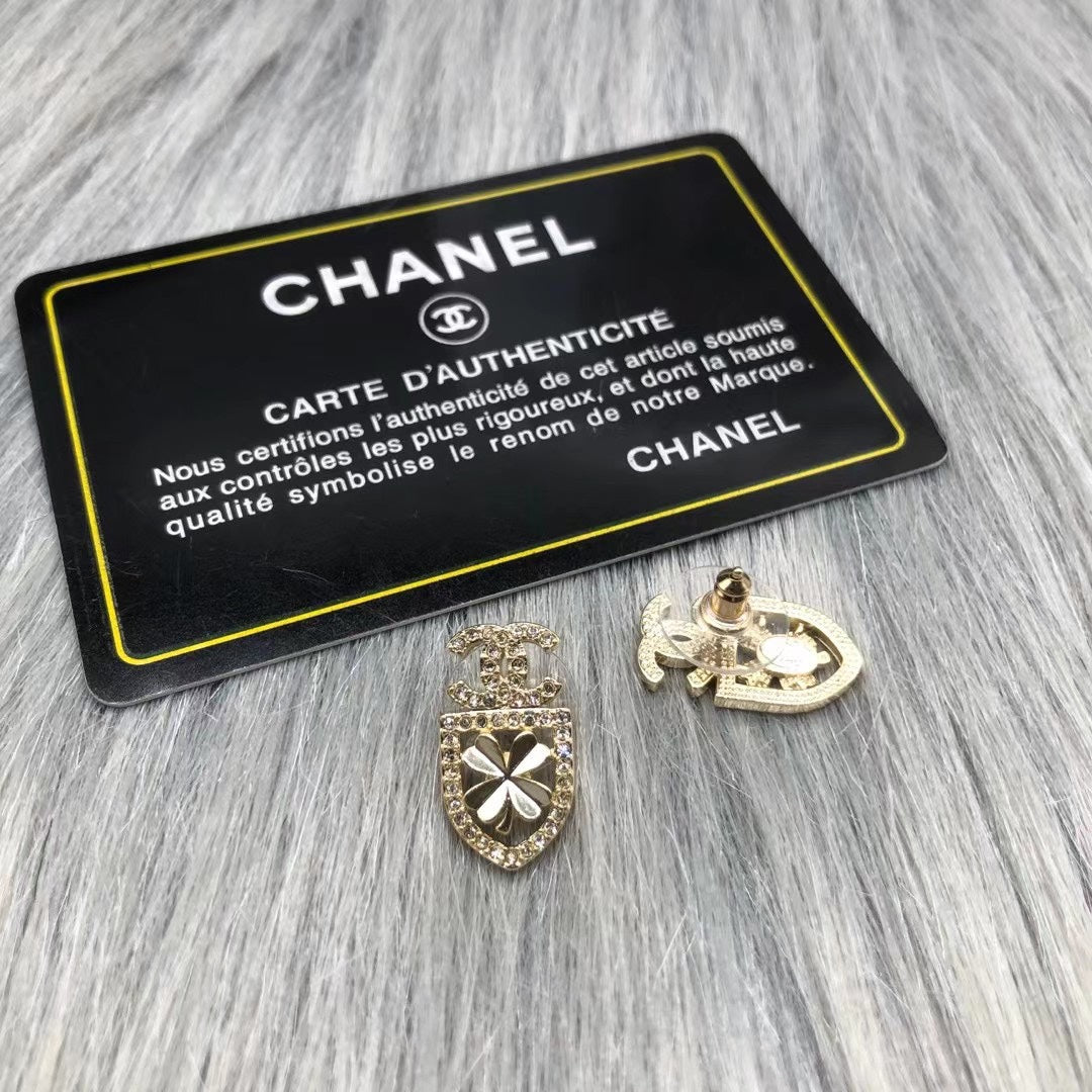 14C74EDE Stylish Earrings