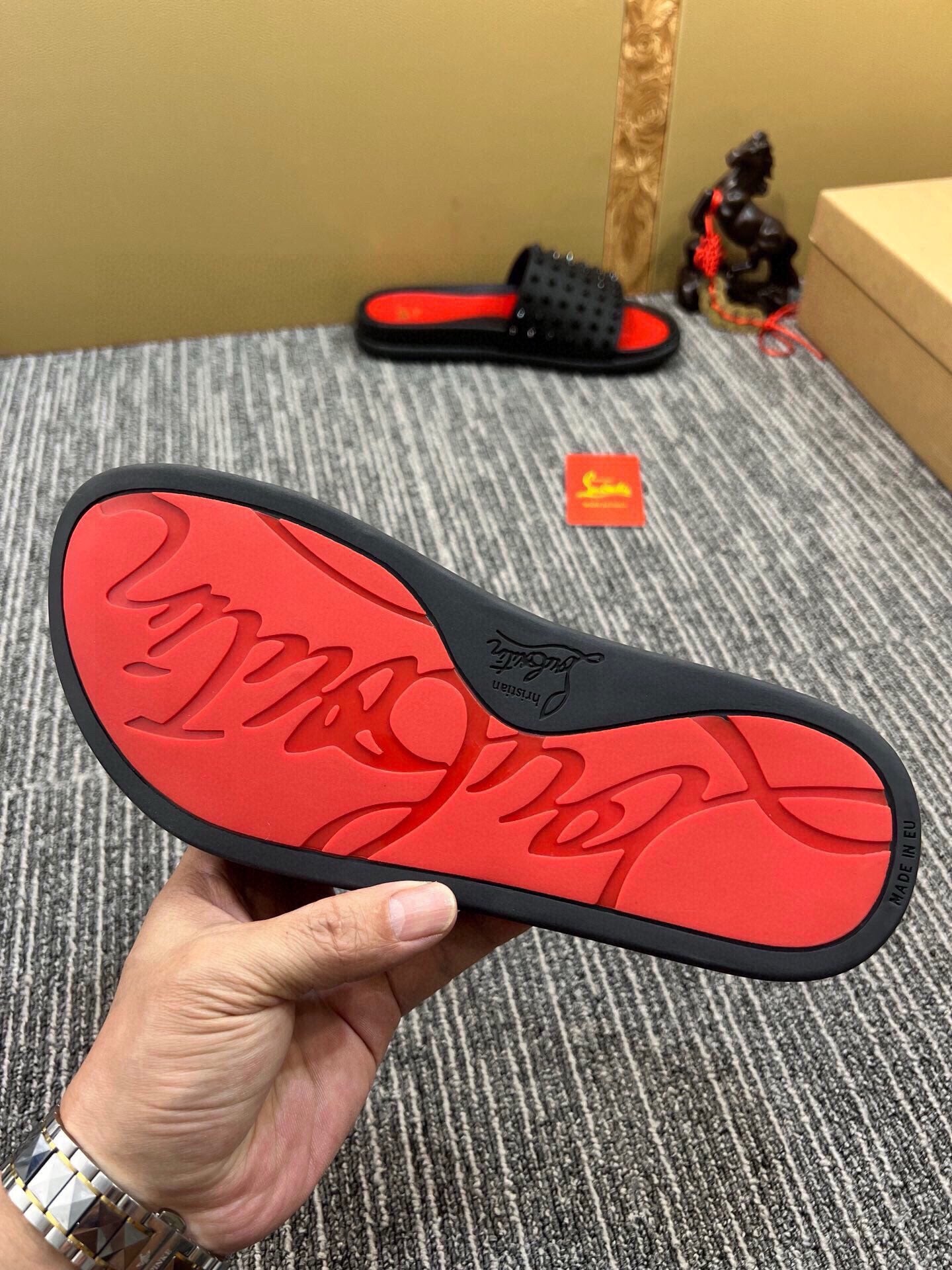 54A127ZDE Stylish slippers