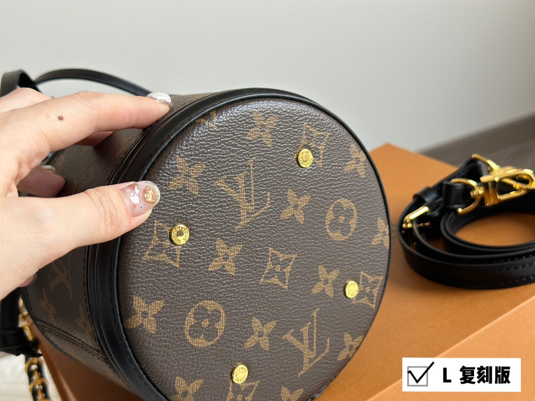 6XE215BDE Stylish leather bag 