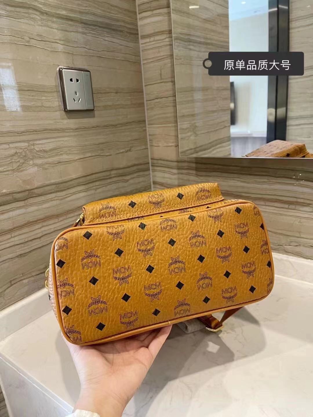 2XM332BDE Stylish leather bag 