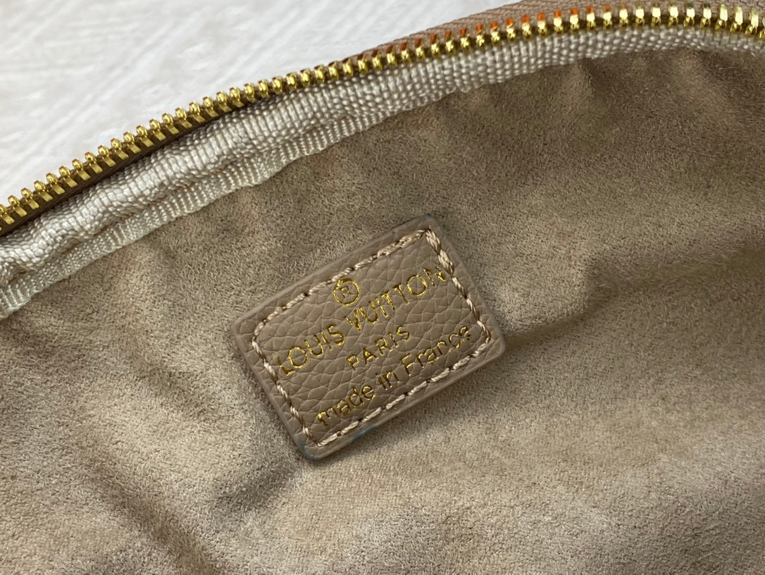 155NE58BDE Stylish leather bag