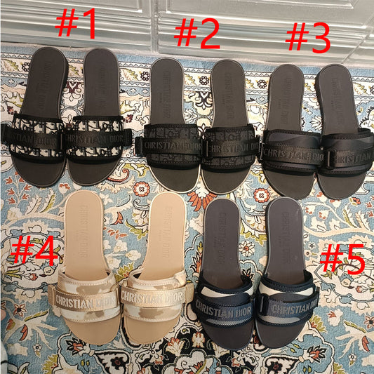 14D20ZDE Stylish Slippers