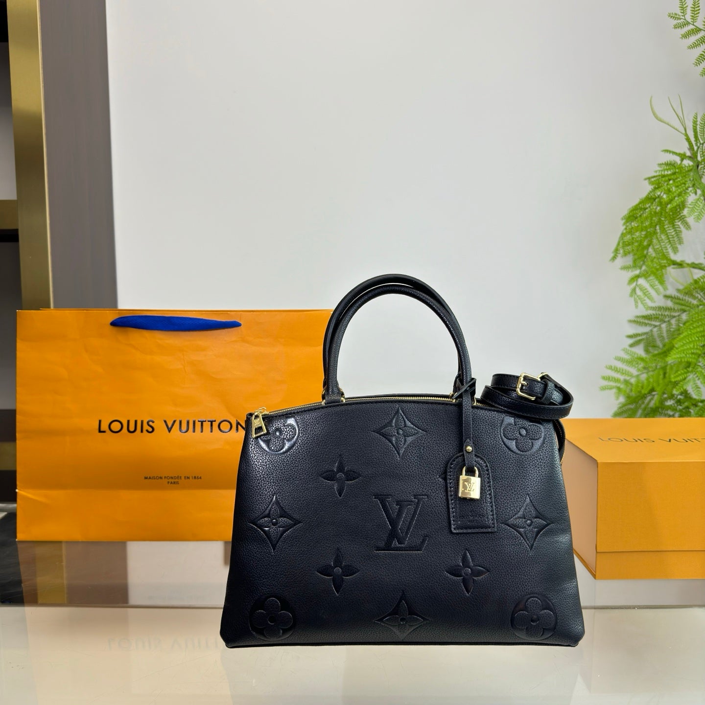 6EX15BDE Stylish leather bag