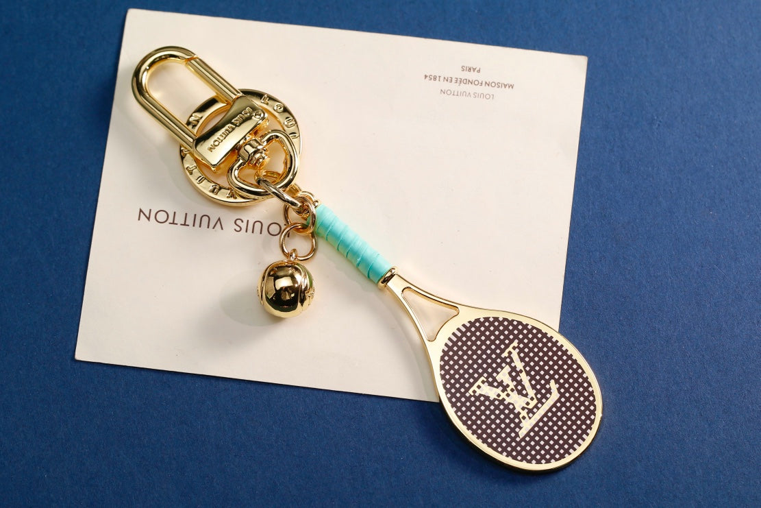 3RE27ADE Stylish key closure