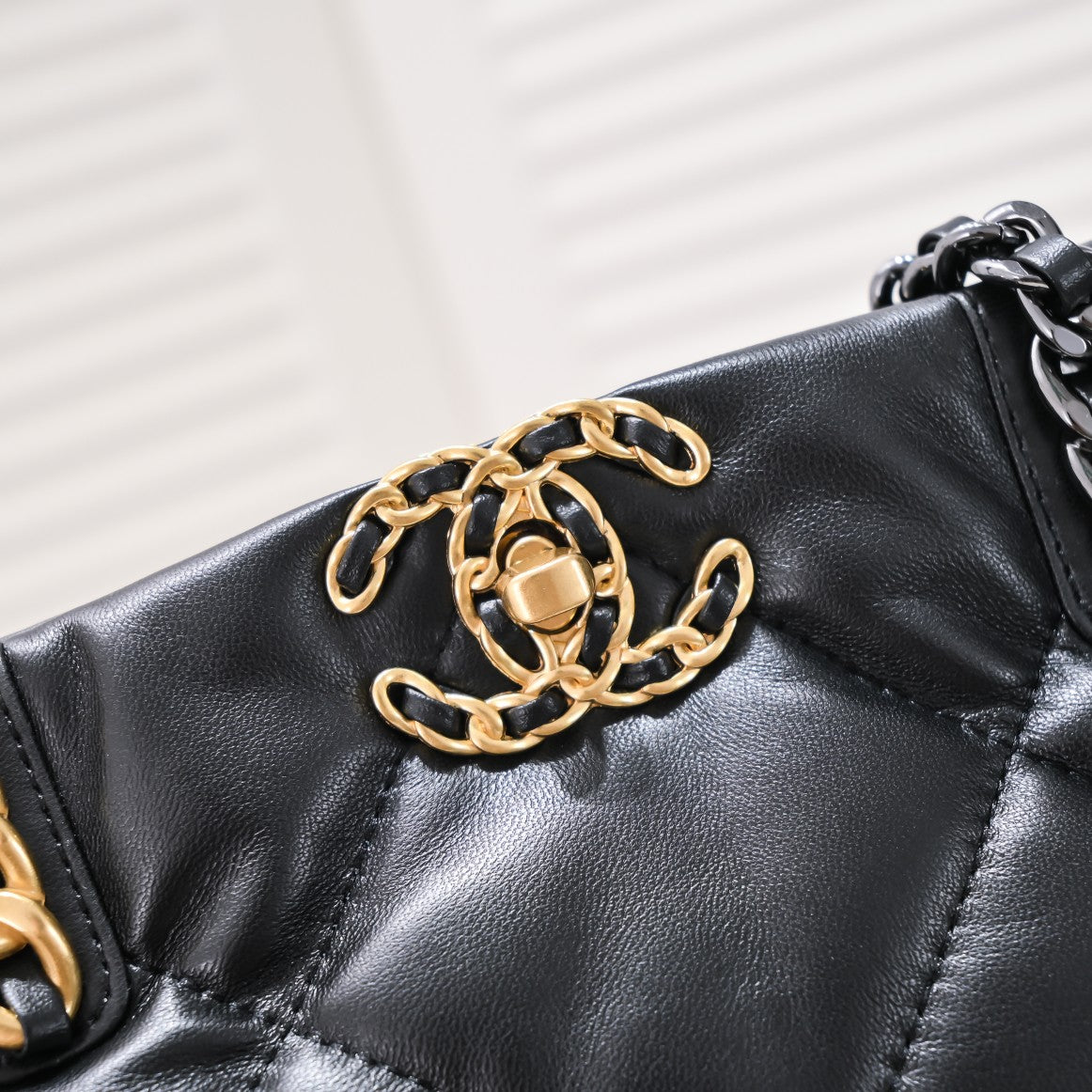 1XC42BDE Stylish leather bag 