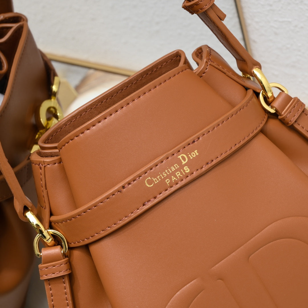 2XD370BDE Stylish leather bag 