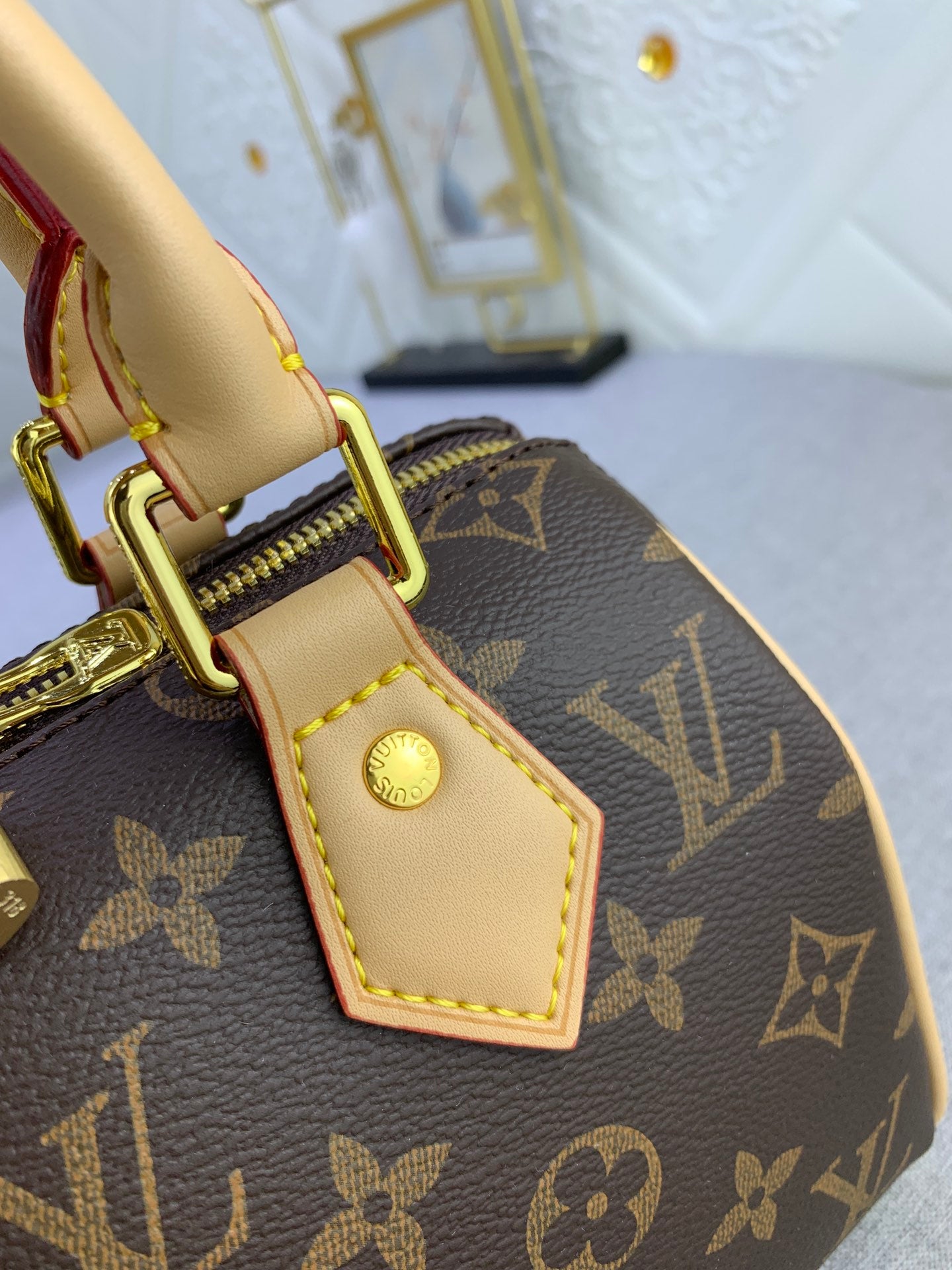 2XE44BDE Stylish leather bag 