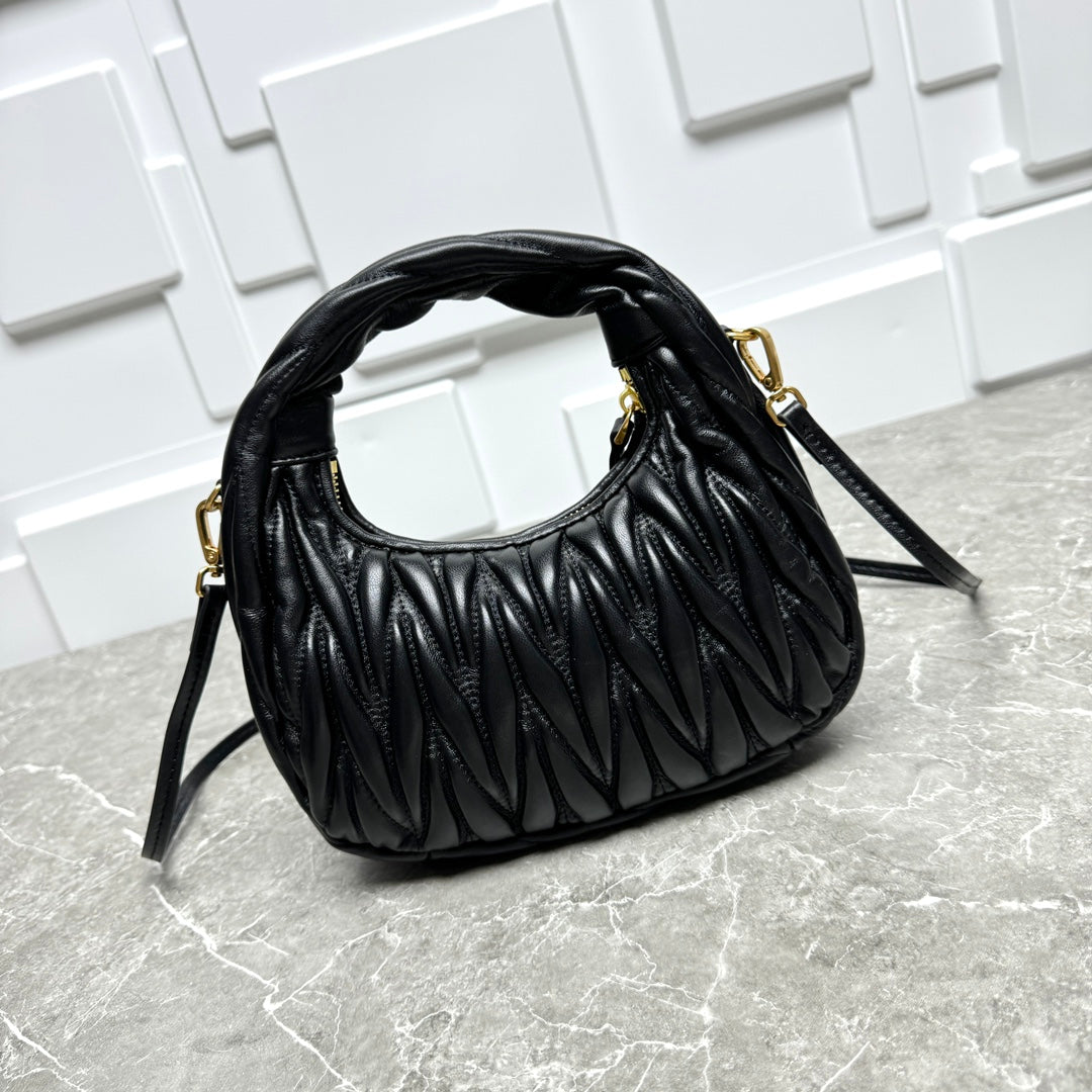 2WA19BDE Stylish leather bag