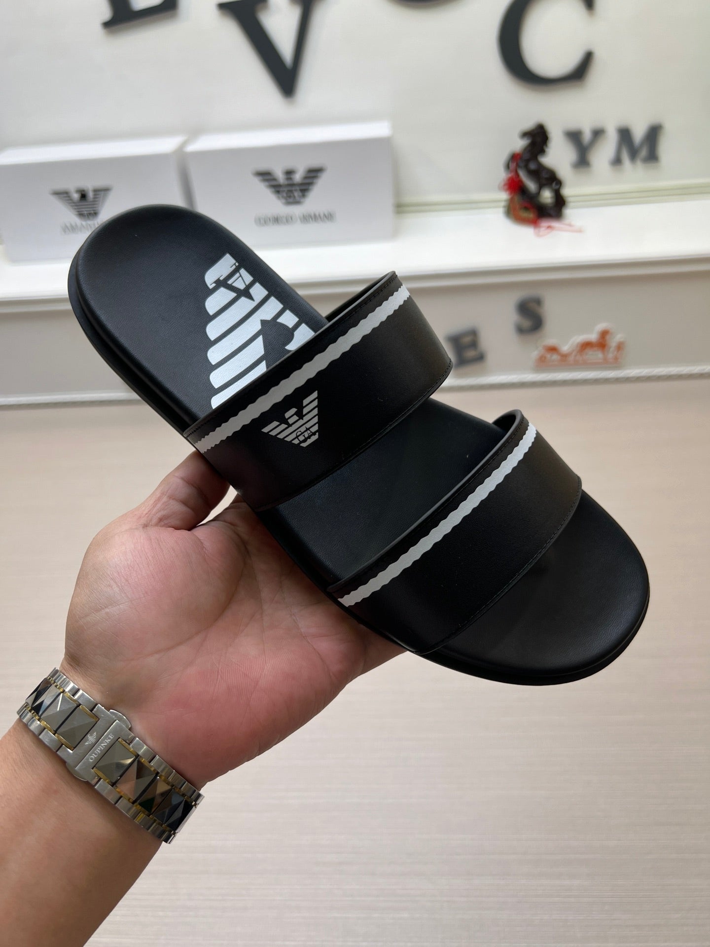 54A102ZDE Stylish slippers