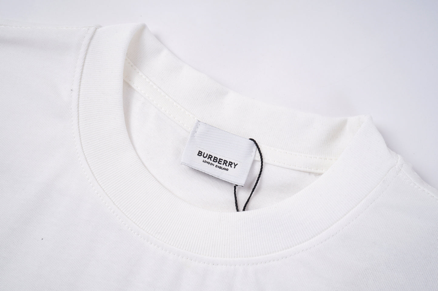 125WR32UDE Stylish T-shirts