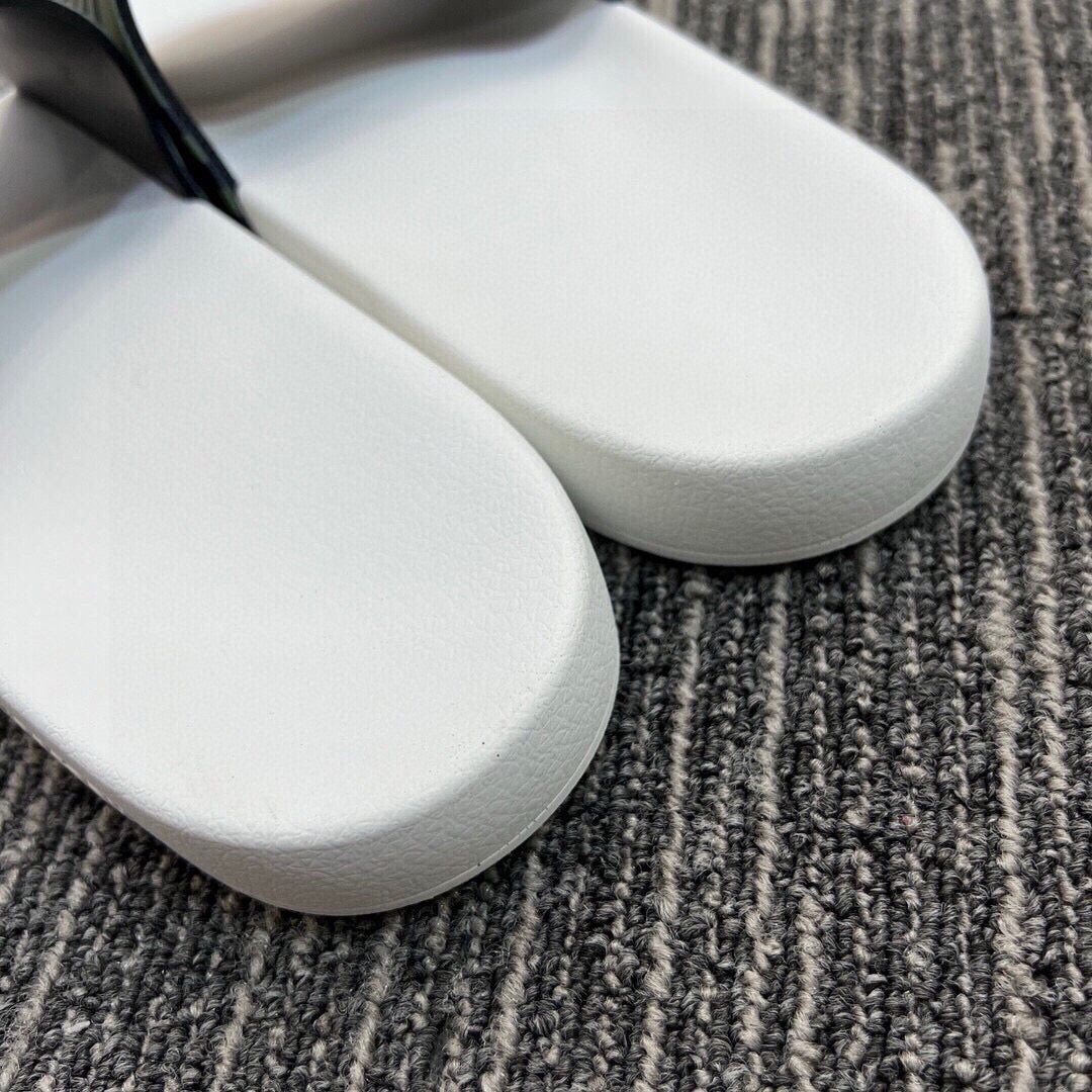 535ZR260ZDE Stylish Slippers