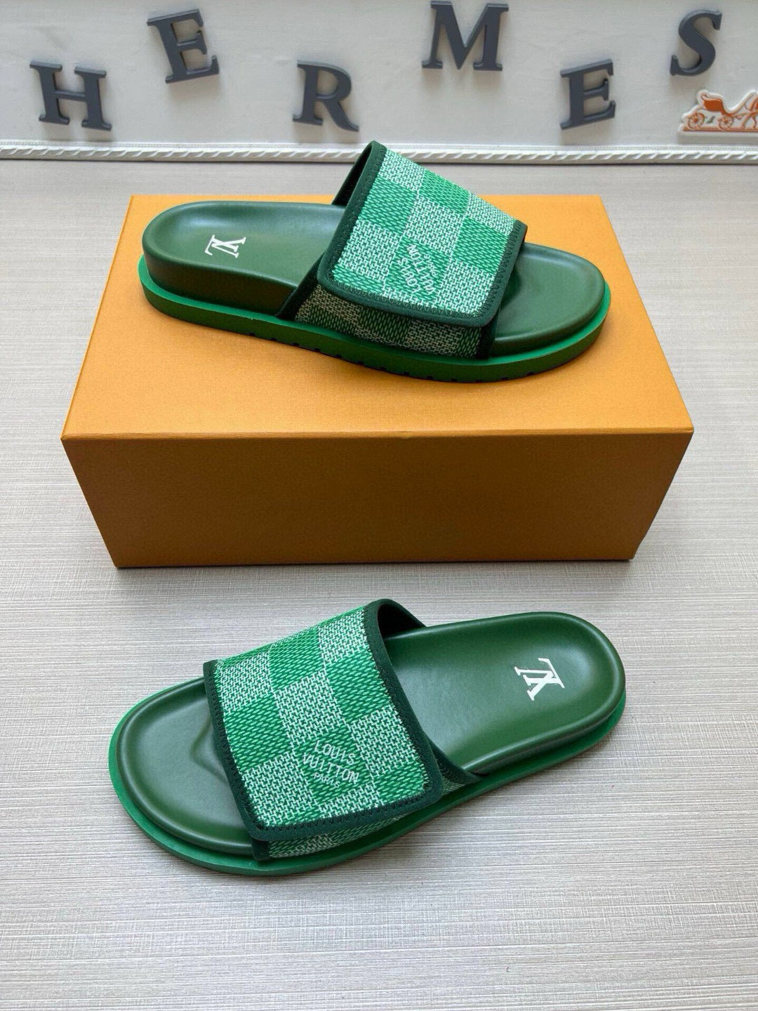 5QE3ZDE Stylish Slippers