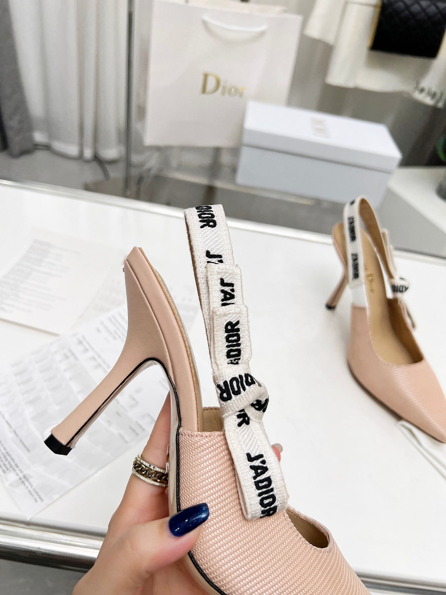 255QD44ZDE Stylish leather High heels