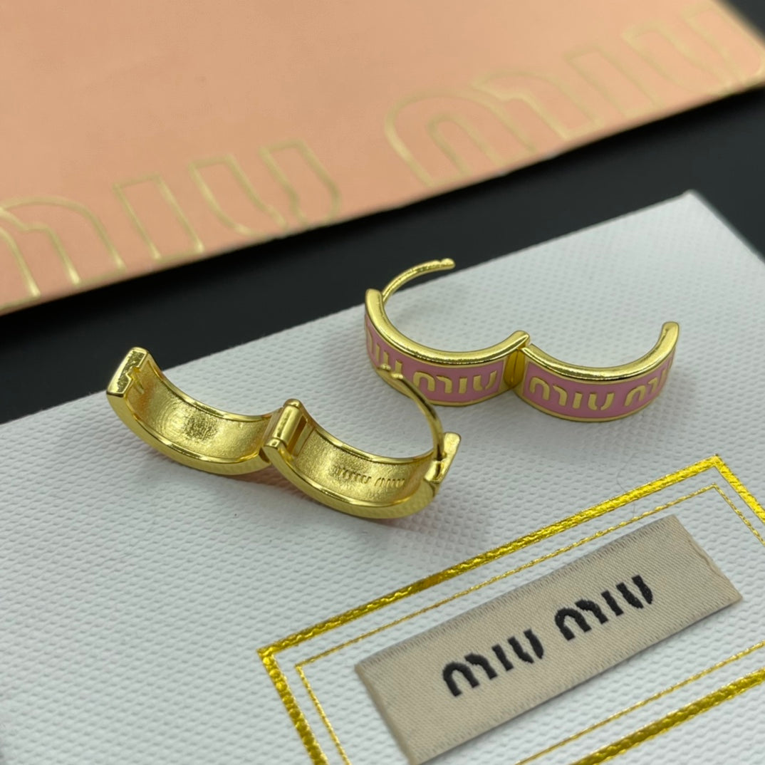 14A520EDE Stylish Earrings