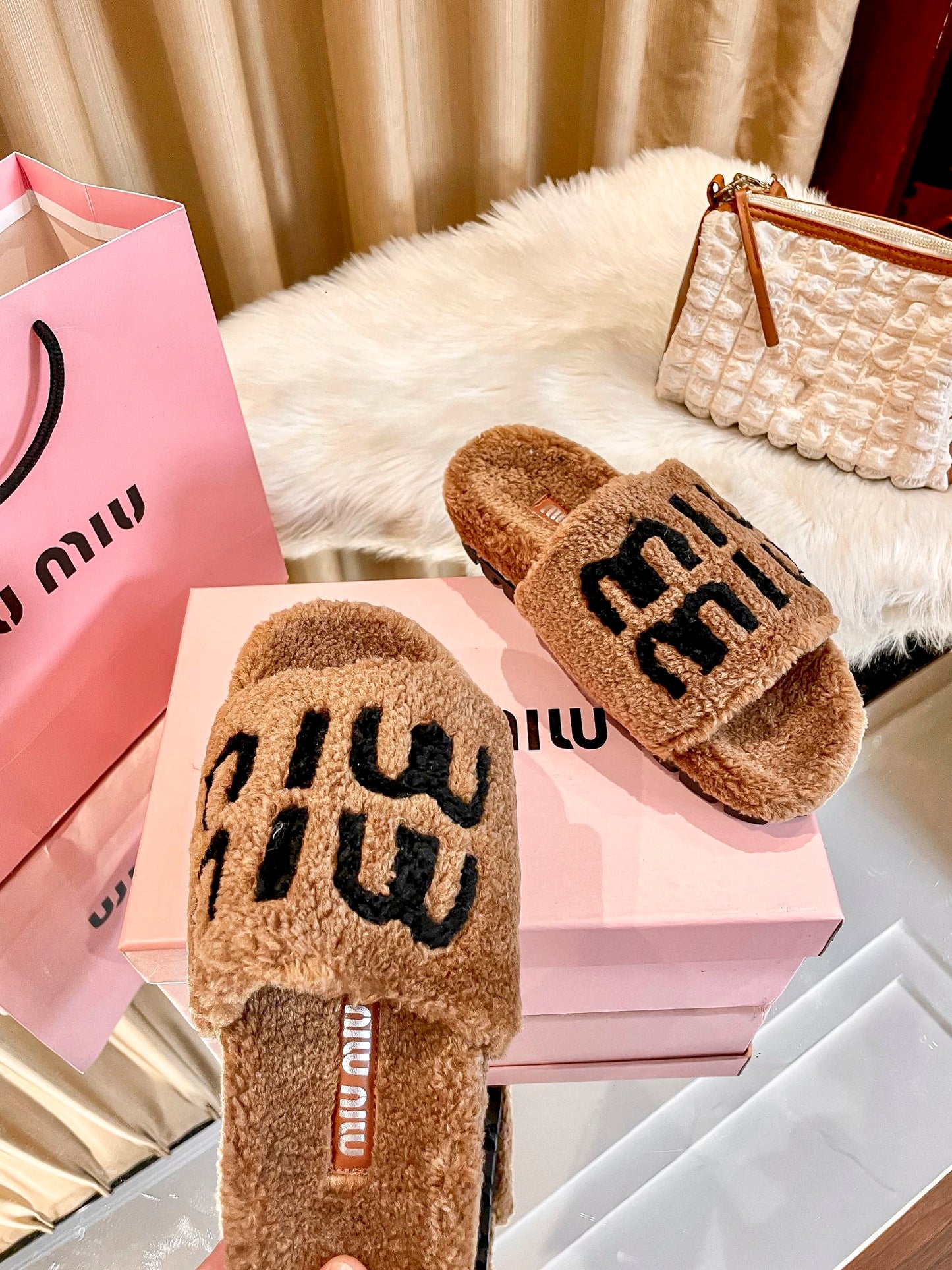 1JA25ZDE Stylish Slippers