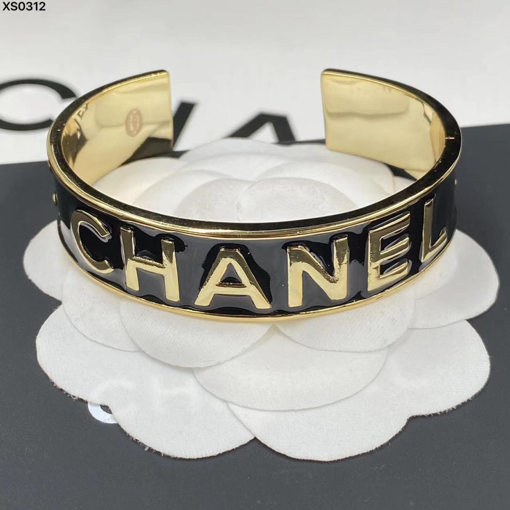 1C189KDE Stylish Bracelets