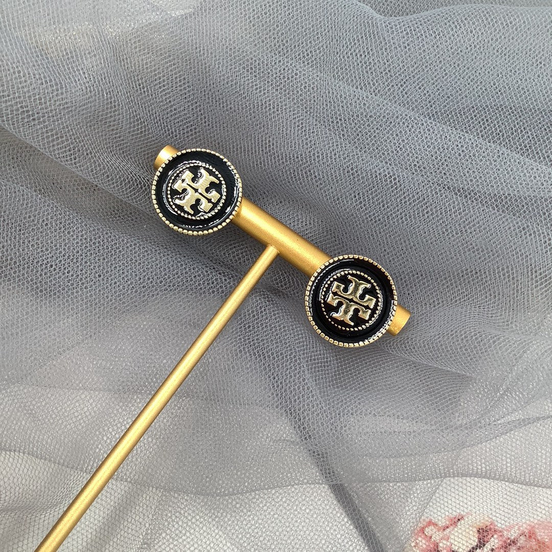 14A467EDE Stylish Earrings