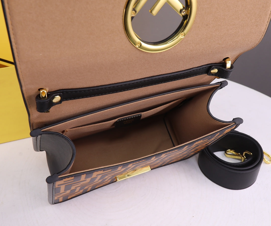 1XF91BDE Stylish leather bag 