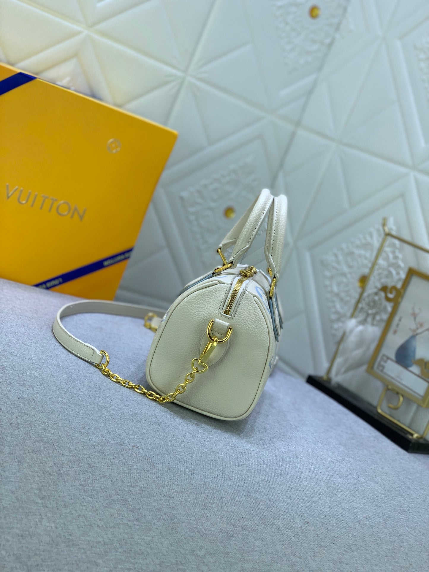 2XE264BDE Stylish leather bag 