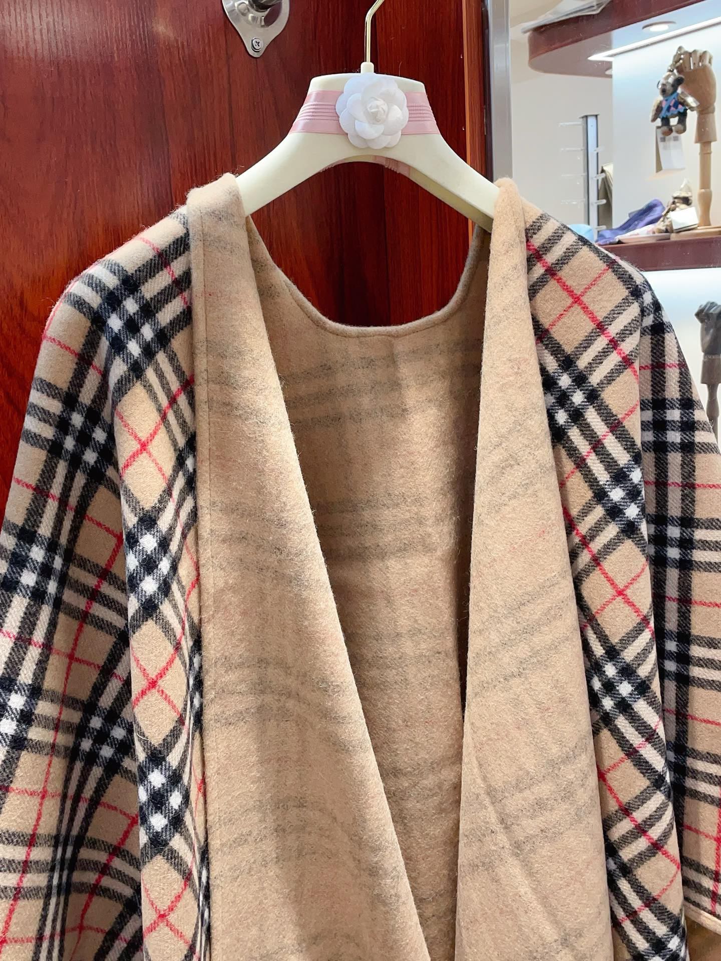 185ZR48WDE Stylish cape