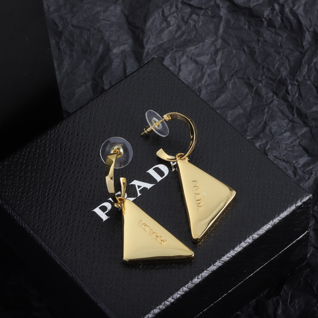 1YPD73EDE Stylish Earrings