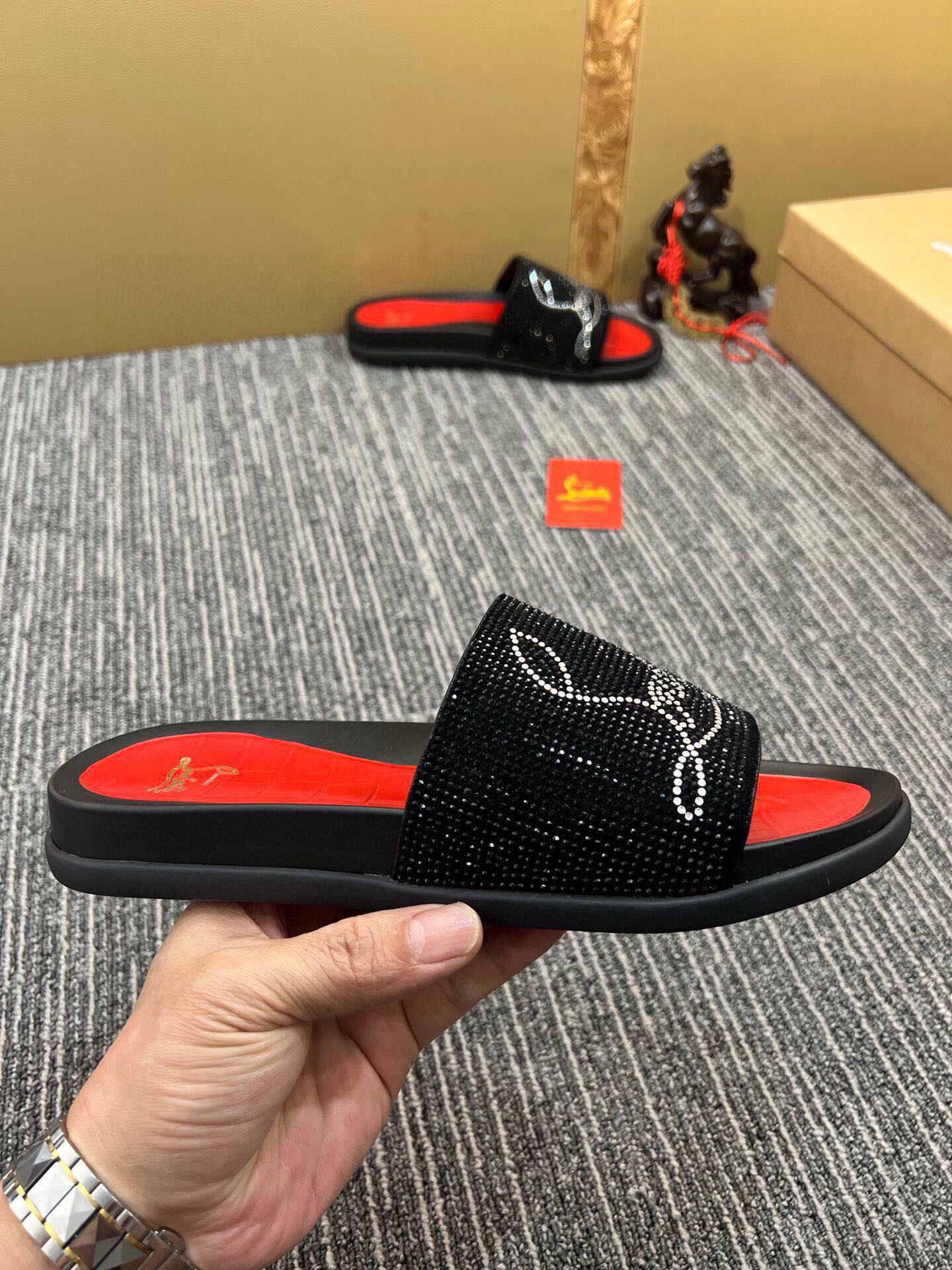 54A128ZDE Stylish slippers