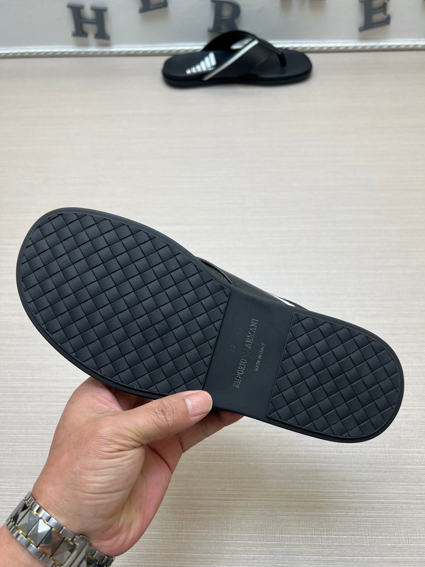 54A102ZDE Stylish slippers