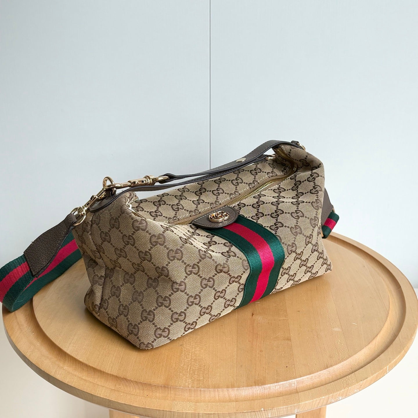 15RB103BDE Stylish leather bag