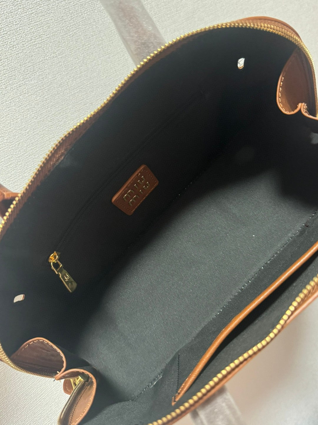 15RA40BDE Stylish leather bag