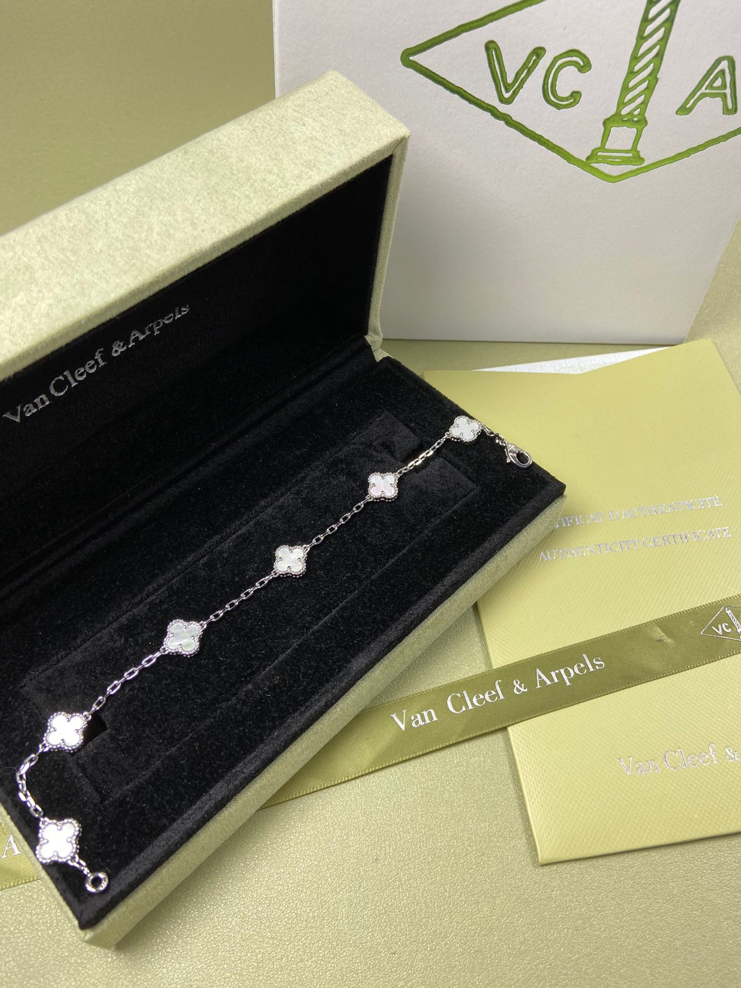 5XVA183KDE Stylishbracelets 6 flowers mini size 0.9cm flower