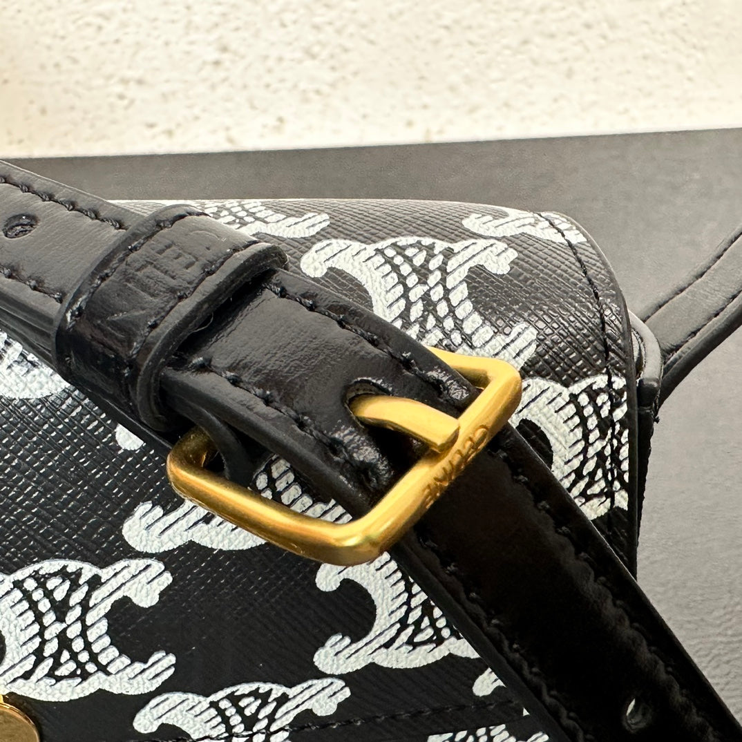 1XE271BDE Stylish leather bag 