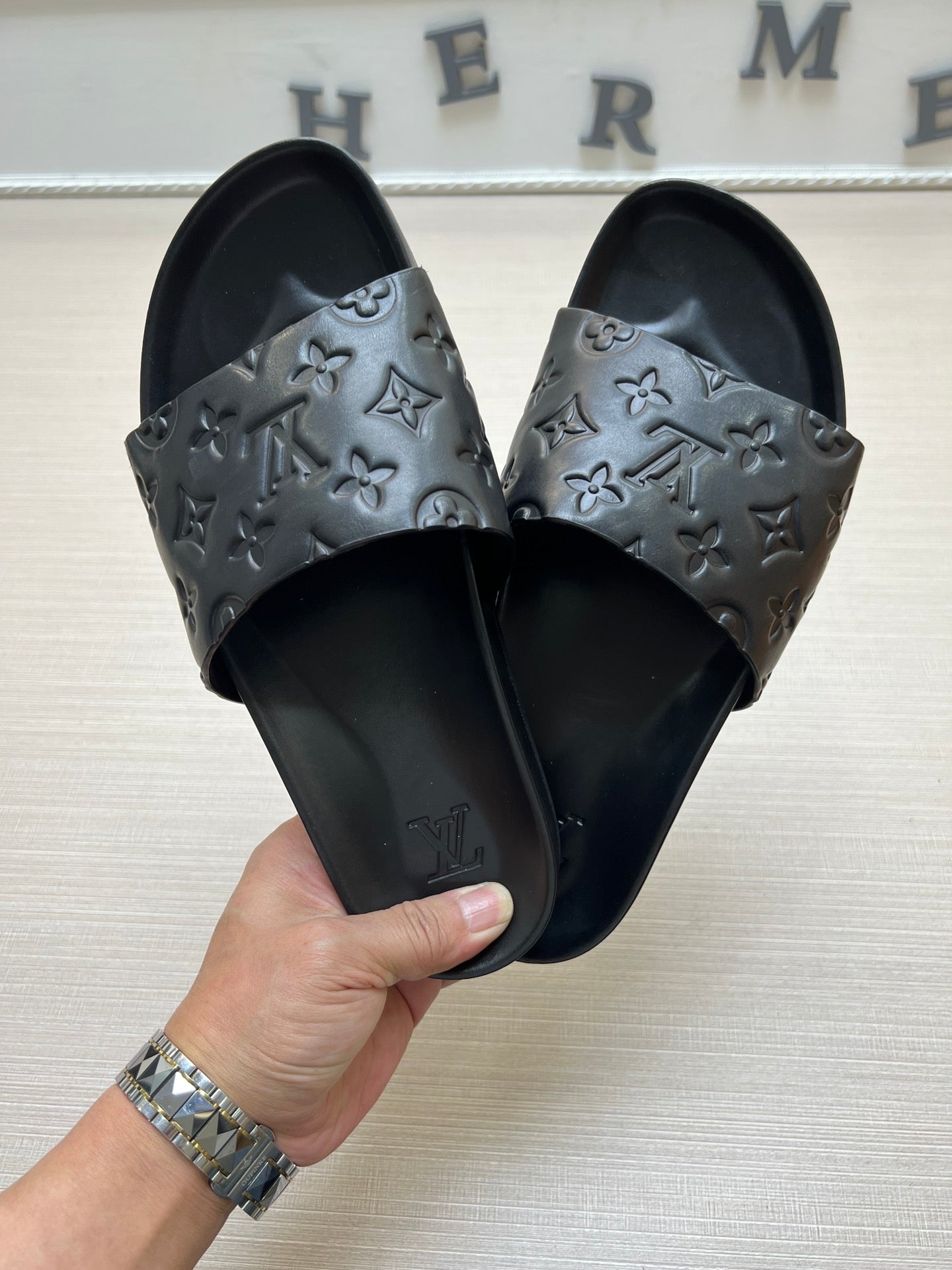 54E84ZDE Stylish slippers