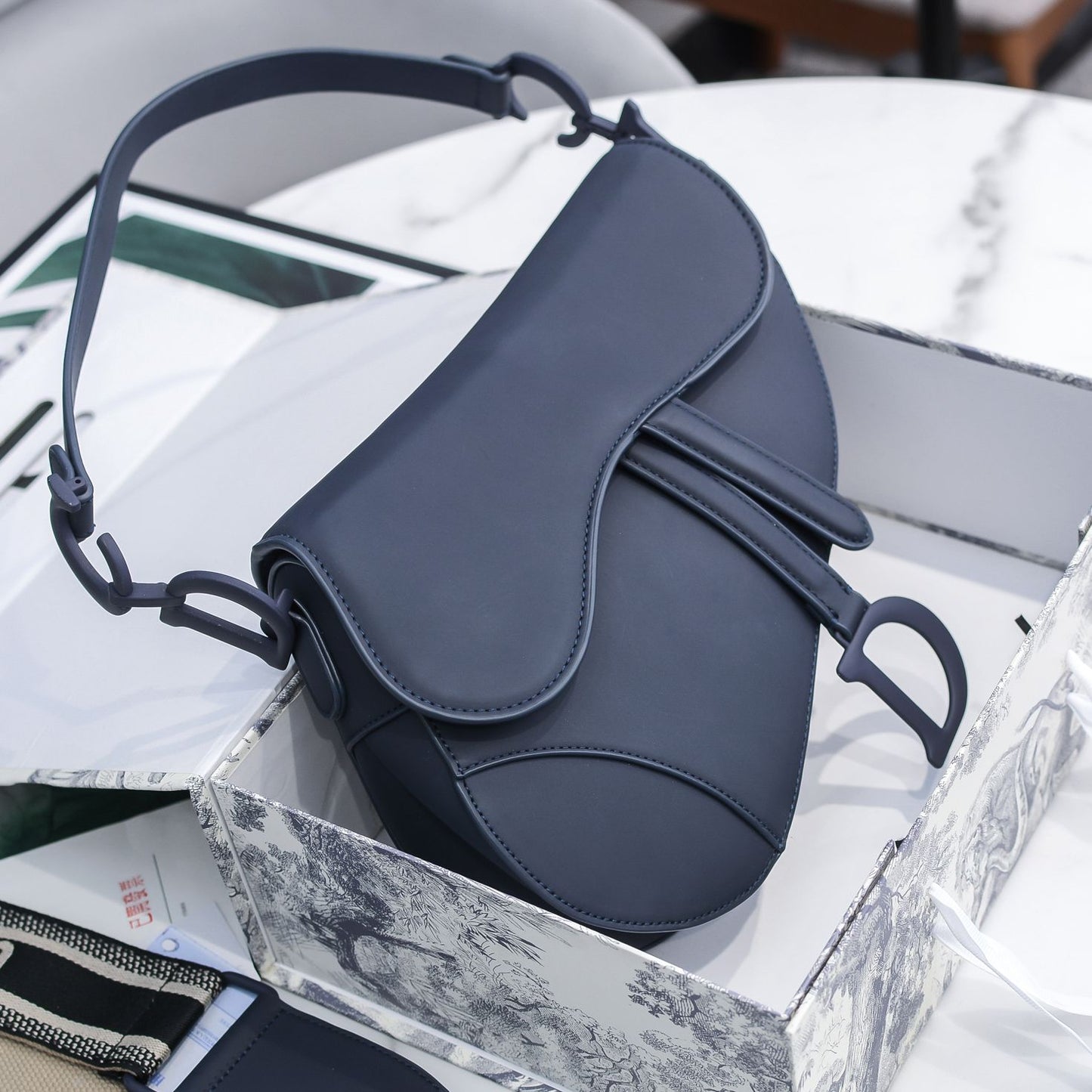 5D10BDE Stylish leather bag 