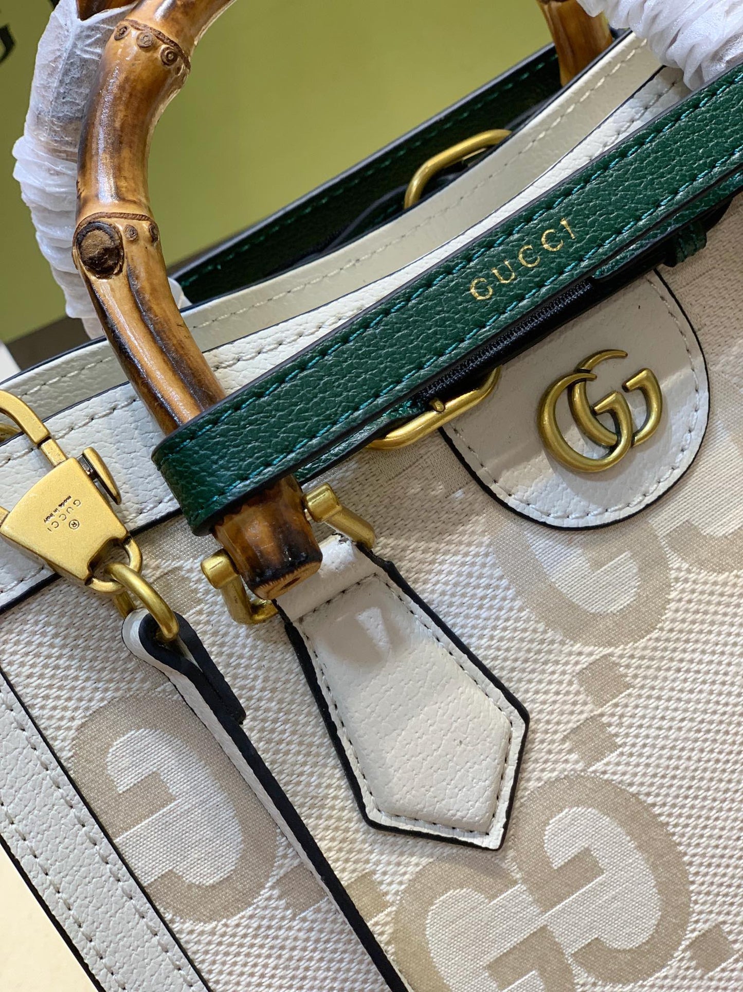 1XB117BDE Stylish leather bag 