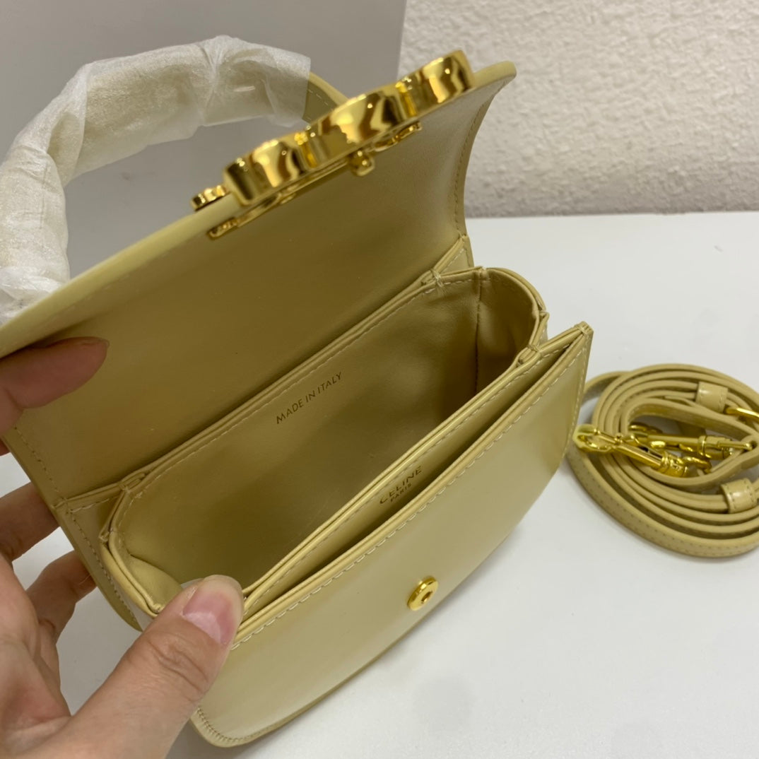 1XCL40BDE Stylish leather bag 