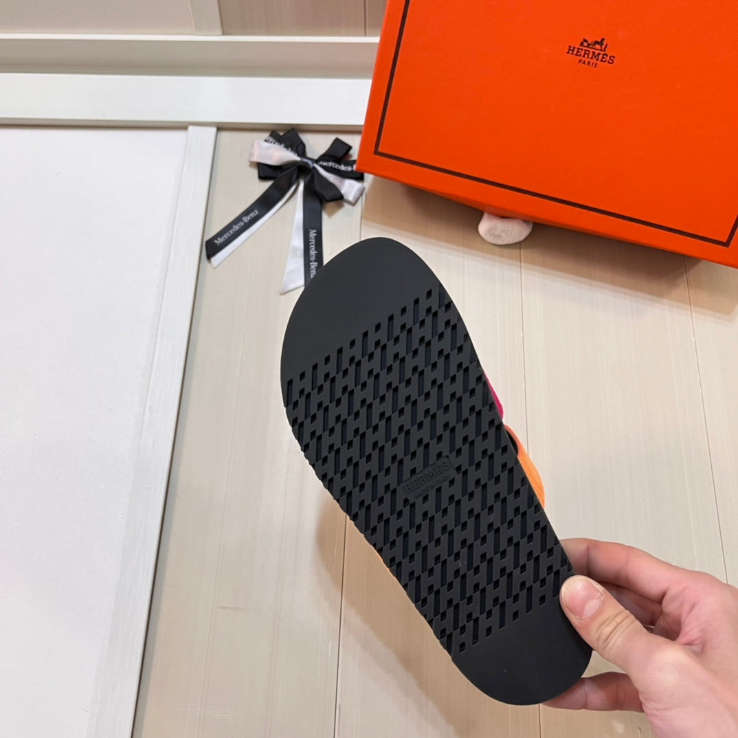 14H207ZDE Stylish Slippers