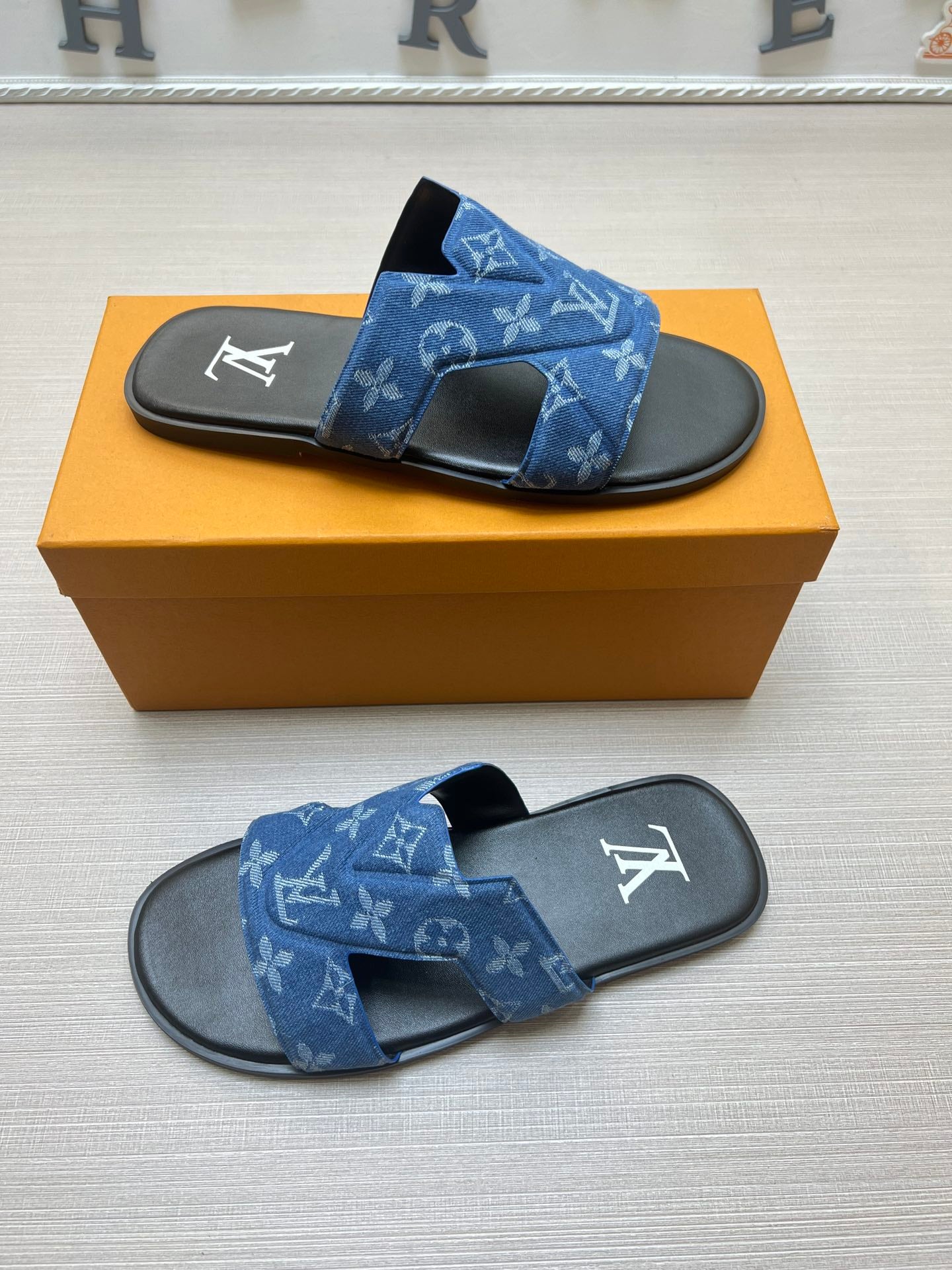 54E29ZDE Stylish slippers