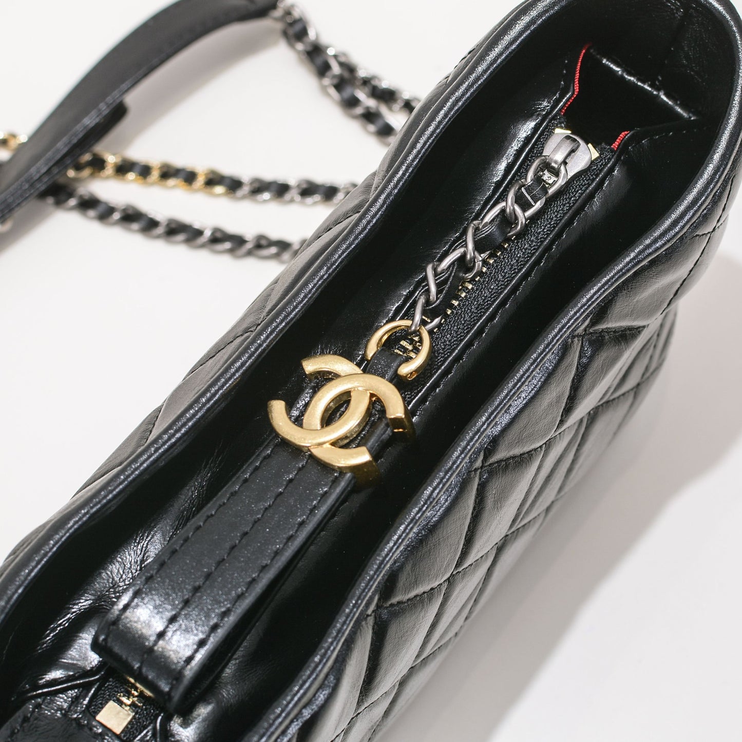 1XC261BDE Stylish leather bag 