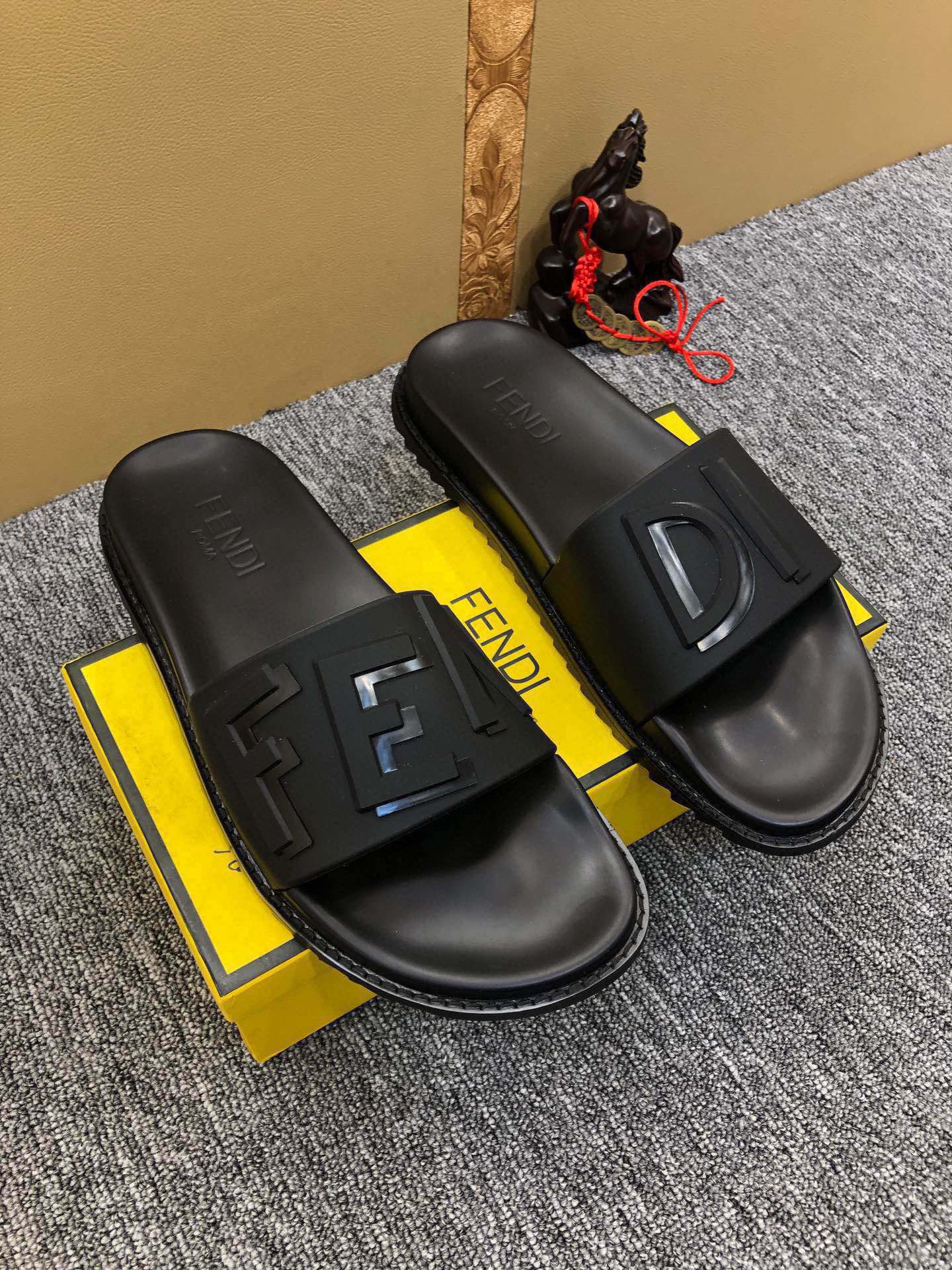 5XF108ZDE Stylish Slippers
