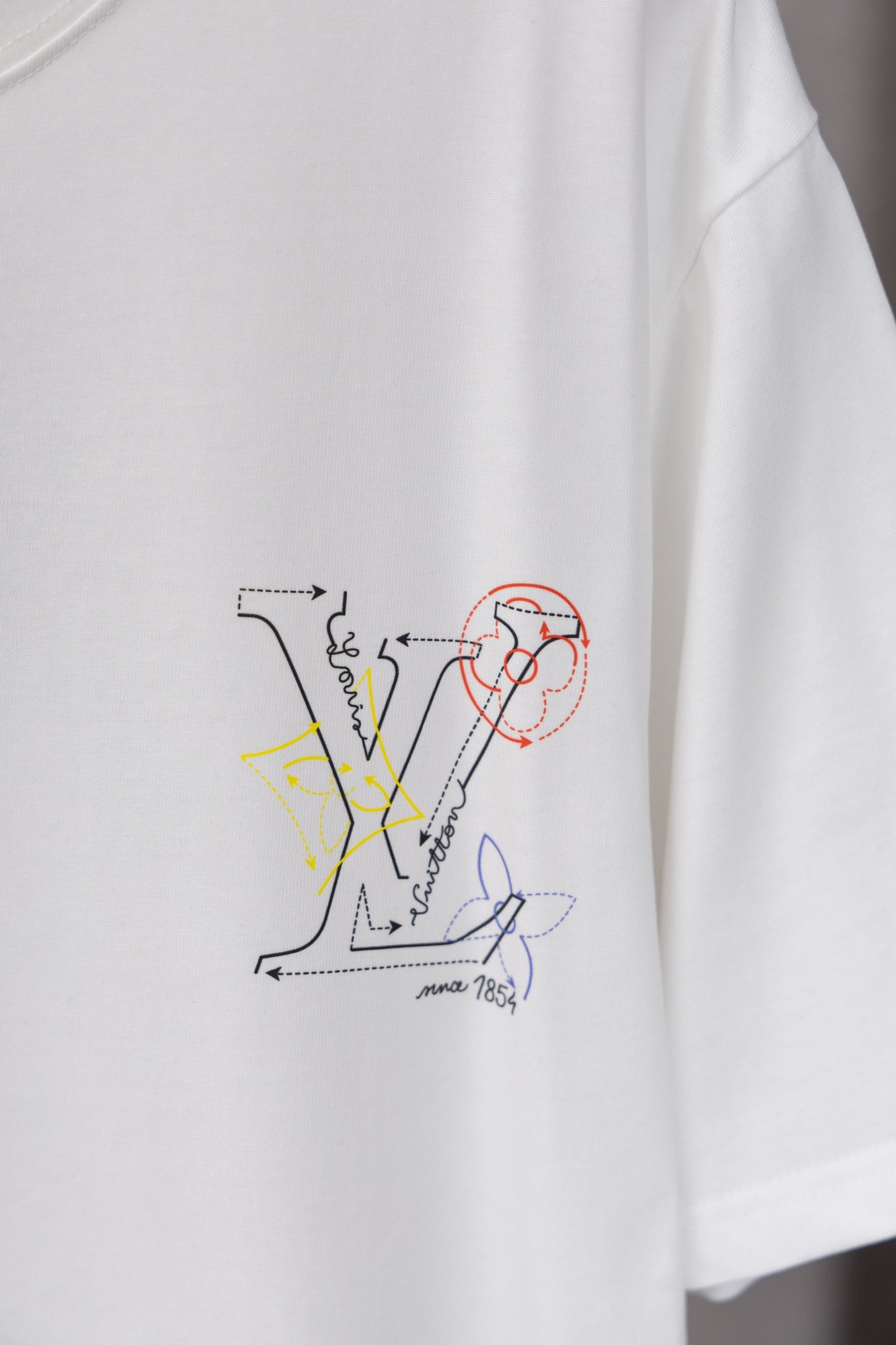 1ZE561UDE Stylish T-shirts