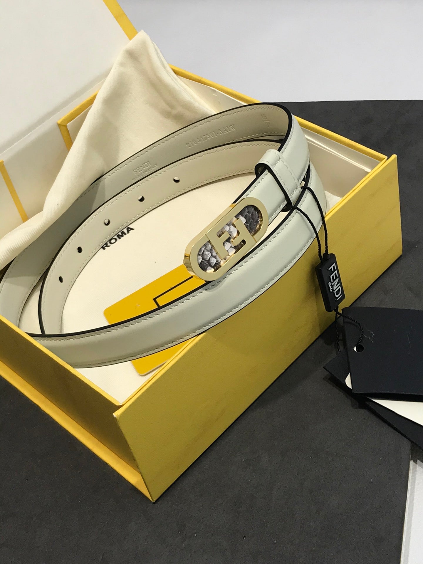 14F76PDE Stylish  High quality belt With full package