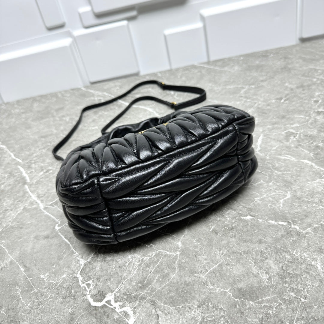 2WA19BDE Stylish leather bag