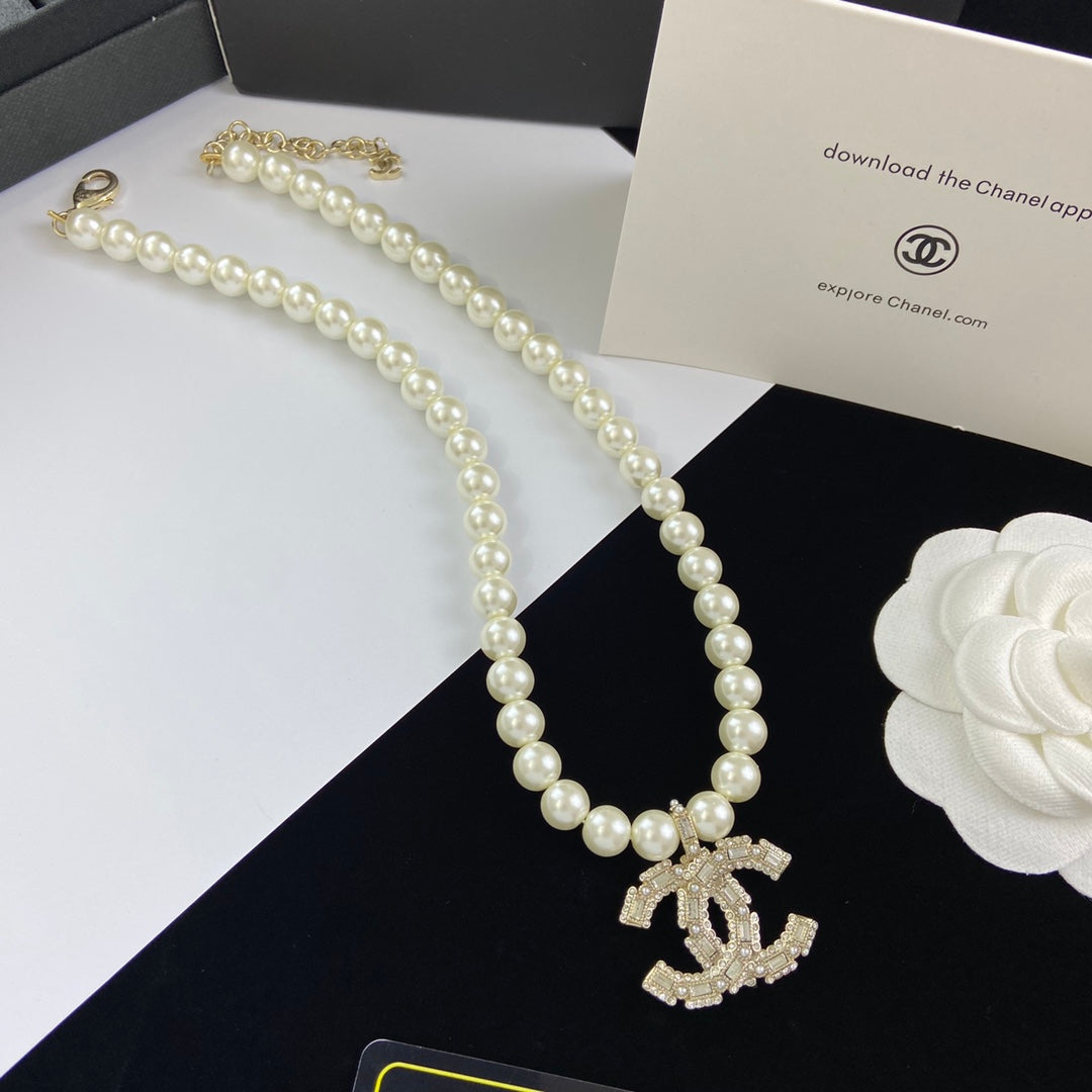 1YC102XDE Stylish Necklaces